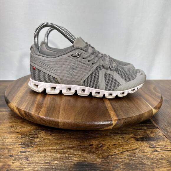 On Cloud 5 Running Shoes Women’s Sz 5.5 Gray Athletic Road Gym Trainers Sneakers - Picture 1 of 8